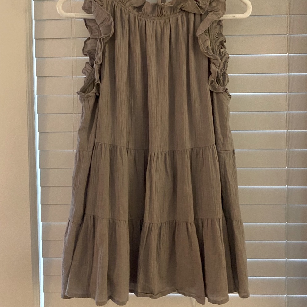 Gray boutique top size M